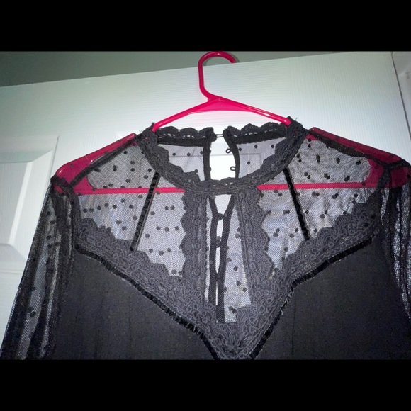 Black lace dress - Picture 4 of 4